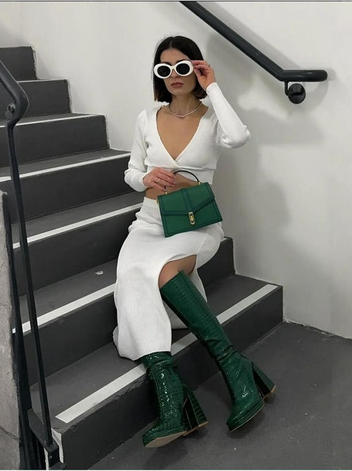 2 pezzi: top corto a maniche lunghe con scollo a V e gonna lunga con spacco a vita alta - Kiabi 2 pezzi: top corto a maniche lunghe con scollo a V e gonna lunga con spacco a vita alta - Kiabi