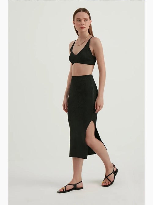 2 pezzi: top corto aderente con scollo a v e maxi vita alta con spacco laterale hiccup - Kiabi 2 pezzi: top corto aderente con scollo a v e maxi vita alta con spacco laterale hiccup - Kiabi