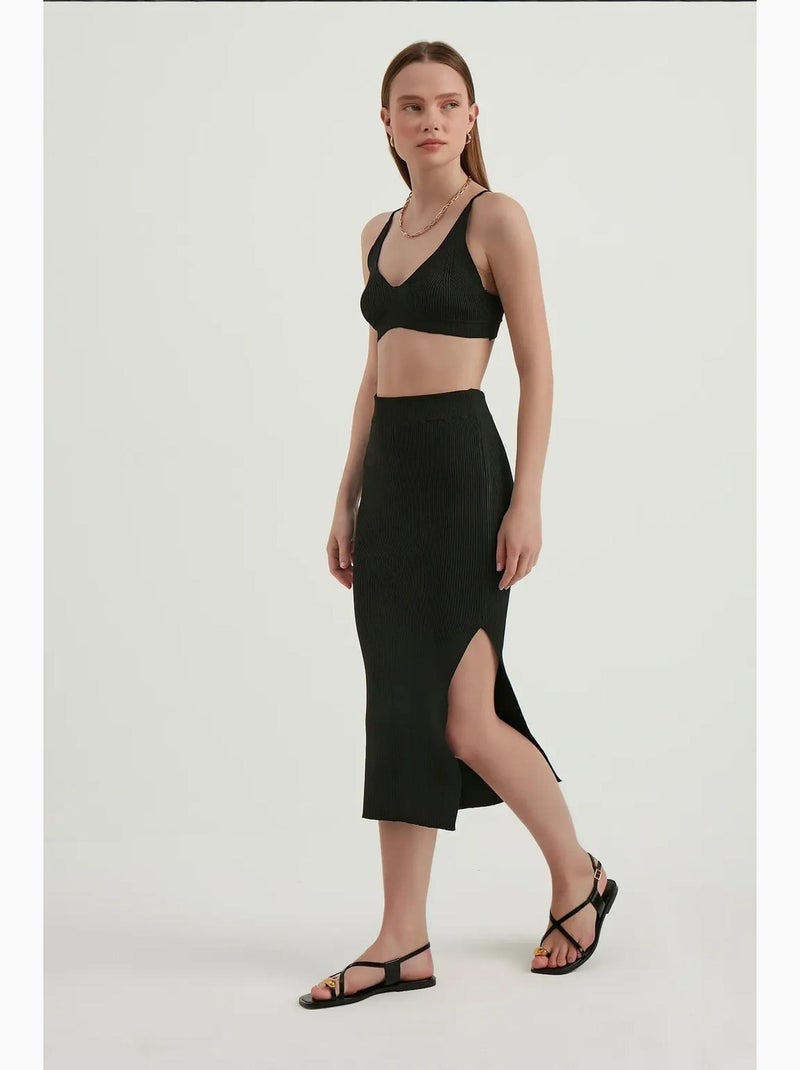 2 pezzi: top corto aderente con scollo a v e maxi vita alta con spacco laterale hiccup Nero - Kiabi