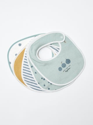 5 bavaglini con stampe fantasia e chiusura con bottoncini a pressione -