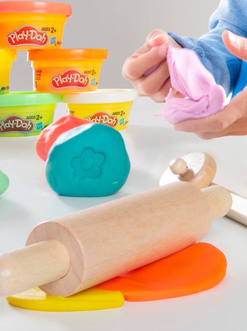 6 vasetti di pasta modellabile + tavolo e sedia bambini + tappetino e accessori "Roba x Play‑Doh" - Kiabi