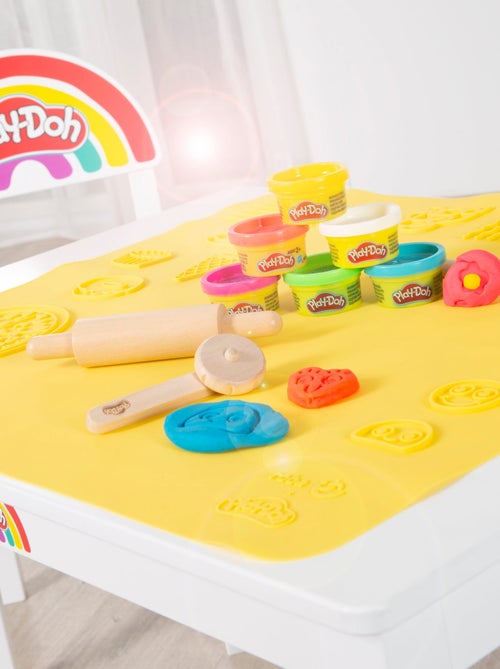 6 vasetti di pasta modellabile + tavolo e sedia + tappetino e accessori "Roba x Play‑Doh" - Kiabi