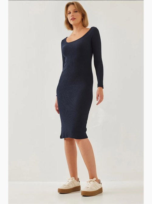 Abito a coste basic a maniche lunghe con scollo quadrato bianco lucci - Kiabi Abito a coste basic a maniche lunghe con scollo quadrato bianco lucci - Kiabi