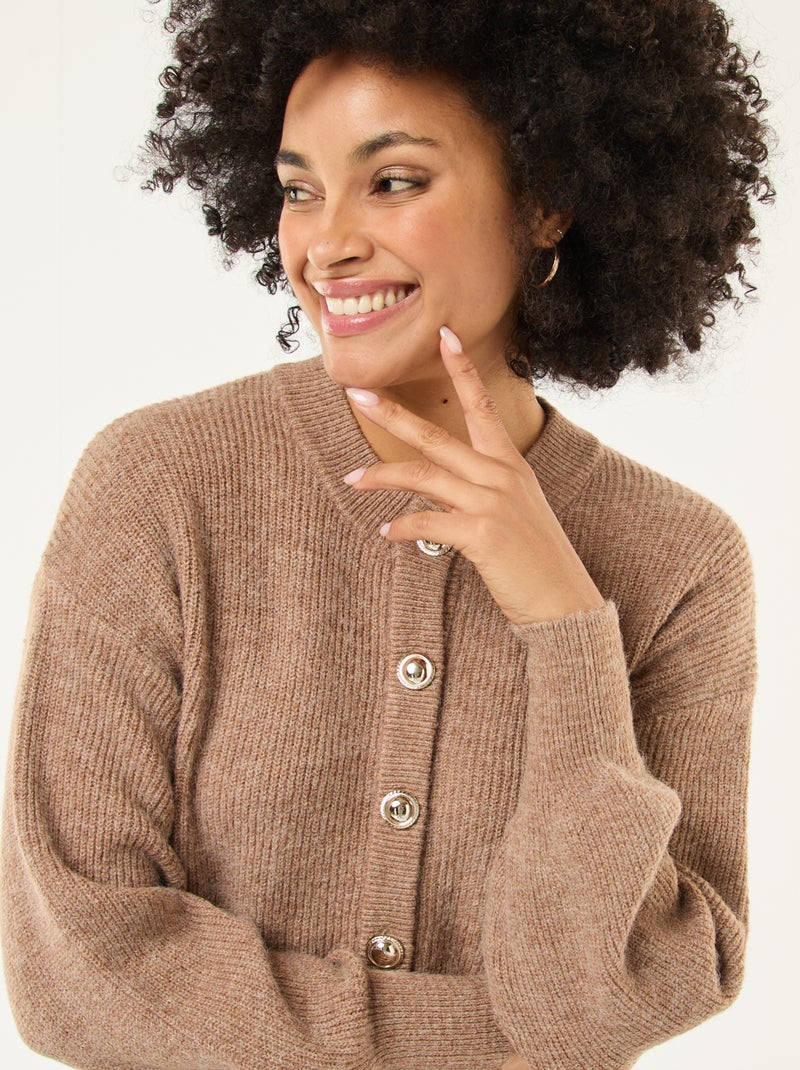 Abito a maglia con bottoni dorati Beige - Kiabi