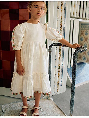 Abito con maniche a palloncino e ricamo