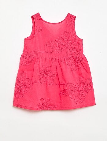 Abito con ricami floreali