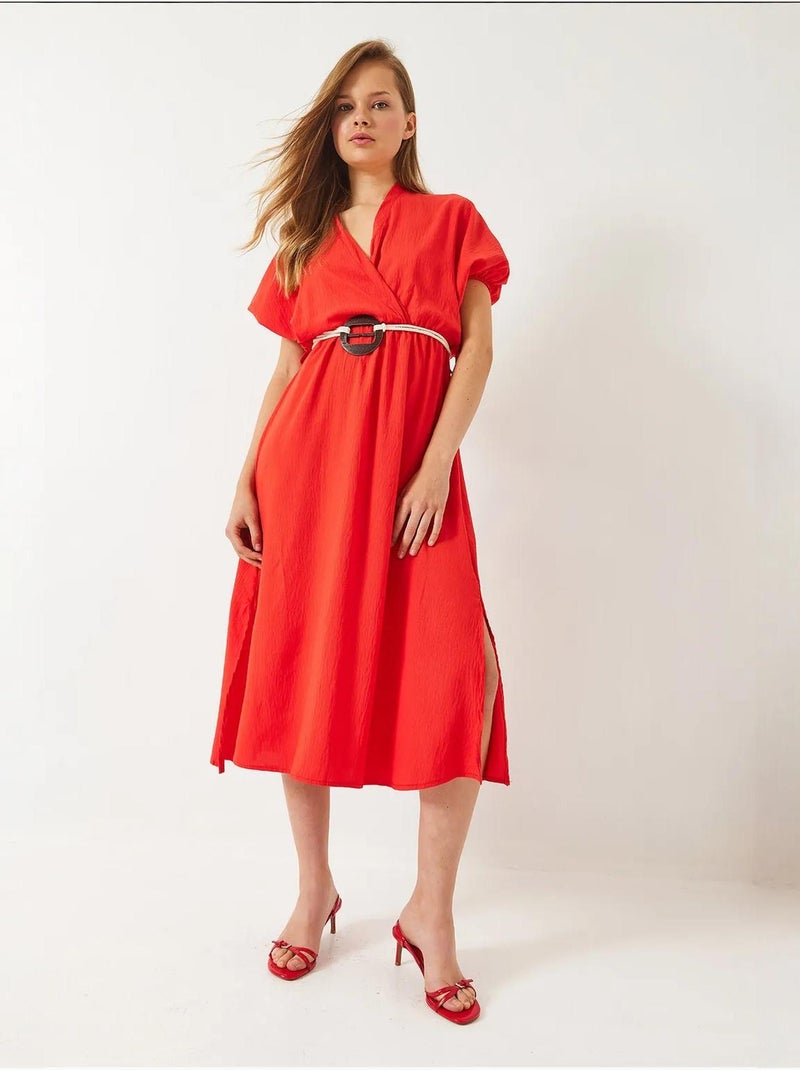 Abito con scollo a v, cintura, spacchi e maniche corte lucci Rosso - Kiabi