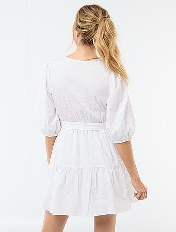 Abito corto a balze con ricami inglesi