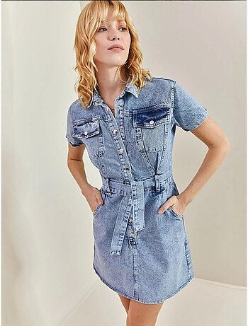 Abito in denim con bottoni automatici e cintura lucci