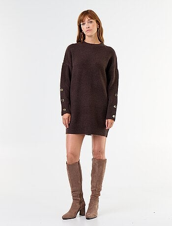 Abito in maglia con bottoni martellati