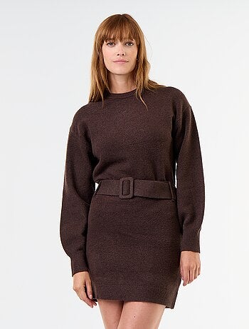 Abito in maglia con cintura
