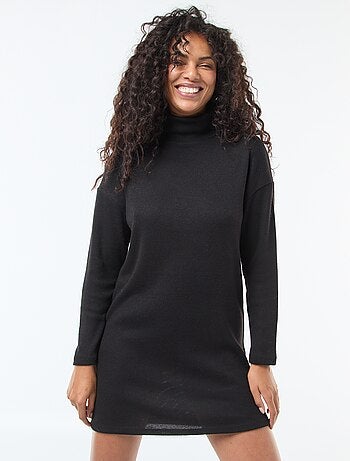 Abito in maglia con collo alto