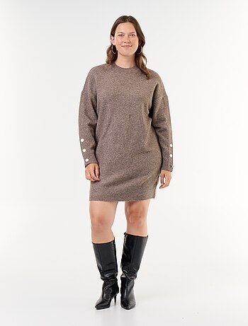 Abito in maglia con maniche abbottonate