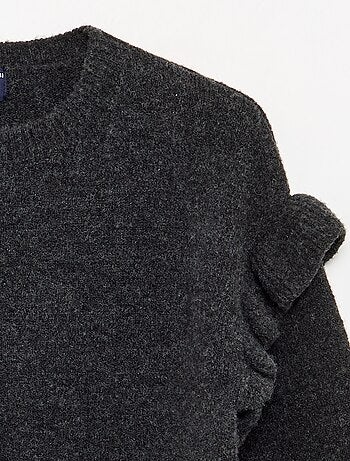 Abito in maglia con spalle a volant