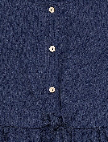 Abito in maglia goffrata abbottonato sul davanti