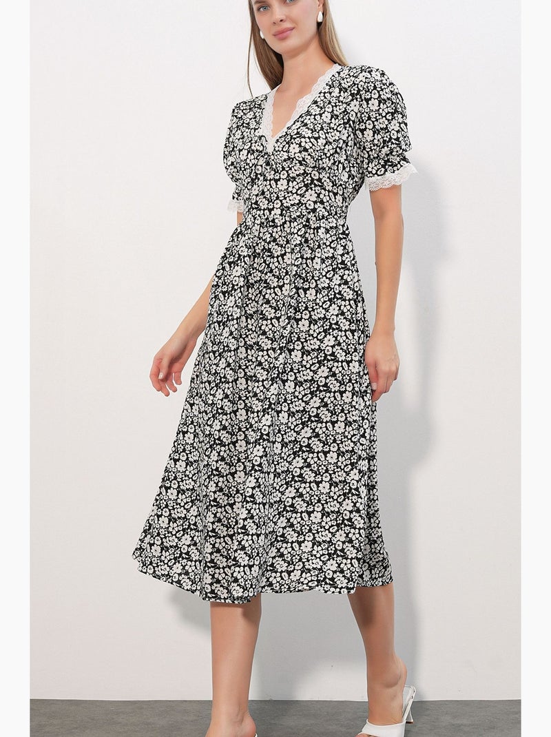 Abito in maglia midi a linea a con scollo a v e fiori bdart Nero Bianco - Kiabi
