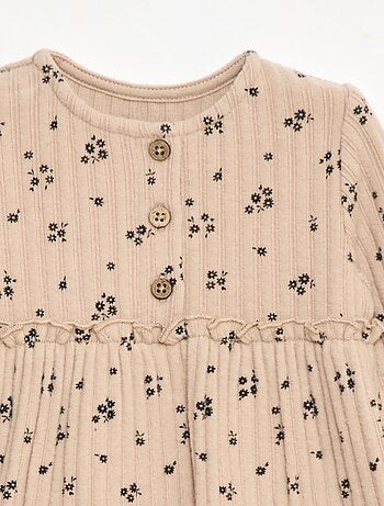 Abito in maglia soffice a coste con collo abbottonato