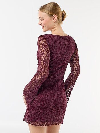 Abito in pizzo con maniche a pagoda