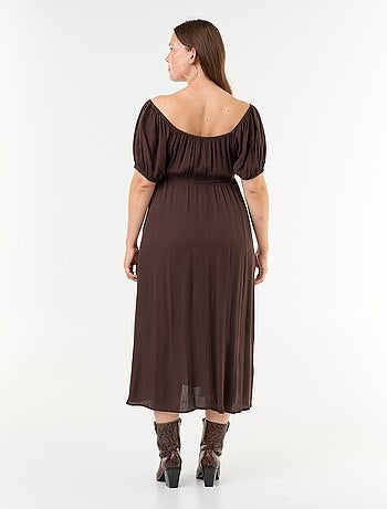 Abito lungo con scollo alla Bardot