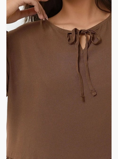 Abito lungo con vestibilità a trapezio e scollo rotondo hiccup - Kiabi Abito lungo con vestibilità a trapezio e scollo rotondo hiccup - Kiabi