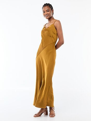 Abito lungo satinato a spalline sottili