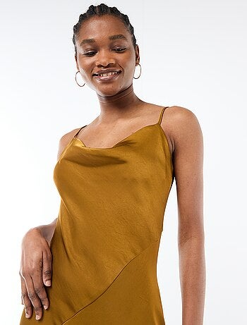 Abito lungo satinato a spalline sottili