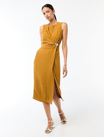 Abito lungo senza maniche con effetto drappeggiato