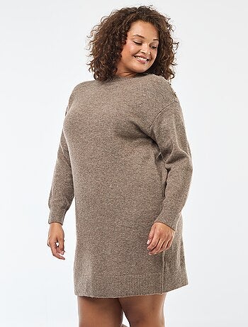 Abito a maglia con bottoni decorativi sulla spalla