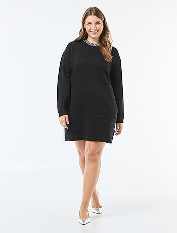 Abito maglione in maglia pesante con strass al collo