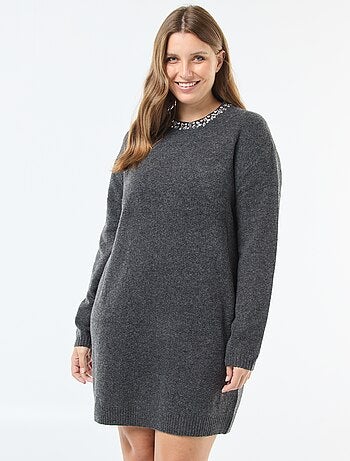 Abito maglione in maglia pesante con strass al collo