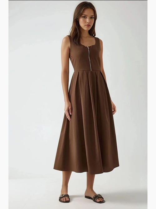 Abito maxi a linea a con girocollo e zip hiccup - Kiabi Abito maxi a linea a con girocollo e zip hiccup - Kiabi
