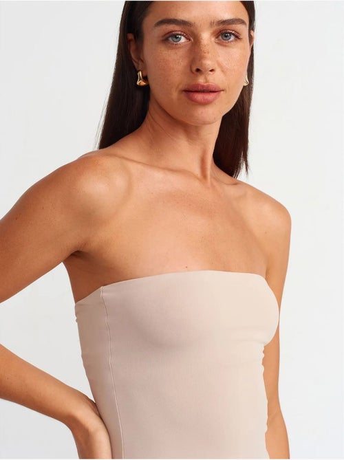 Abito maxi bodycon senza spalline con spacco dilvin - Kiabi Abito maxi bodycon senza spalline con spacco dilvin - Kiabi