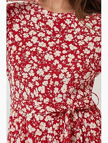 Abito maxi con girocollo a fiori con cintura hiccup