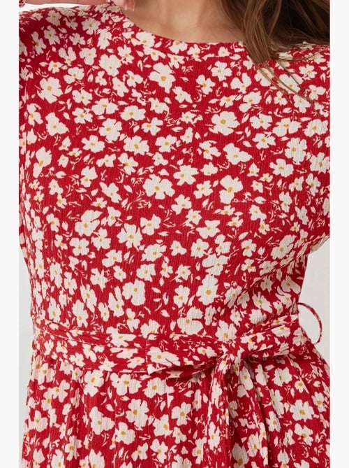 Abito maxi con girocollo a fiori con cintura hiccup - Kiabi Abito maxi con girocollo a fiori con cintura hiccup - Kiabi