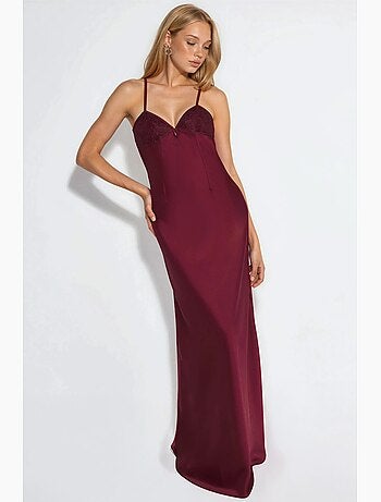 Abito maxi con scollo a cuore e dettagli in pizzo hiccup
