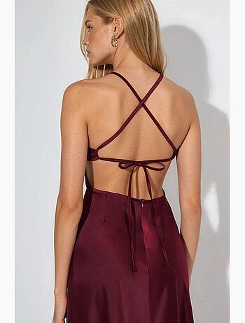 Abito maxi con scollo a cuore e dettagli in pizzo hiccup