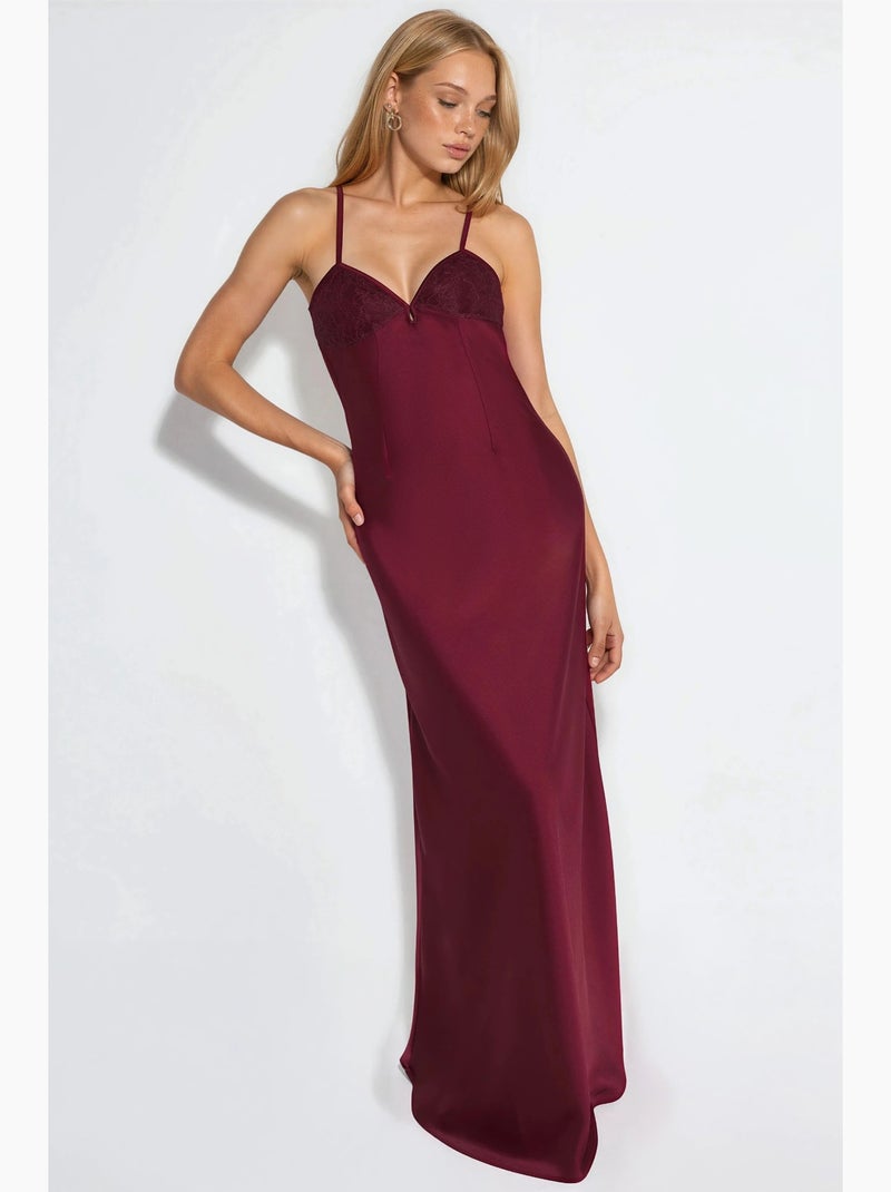 Abito maxi con scollo a cuore e dettagli in pizzo hiccup Rosso bordeaux - Kiabi