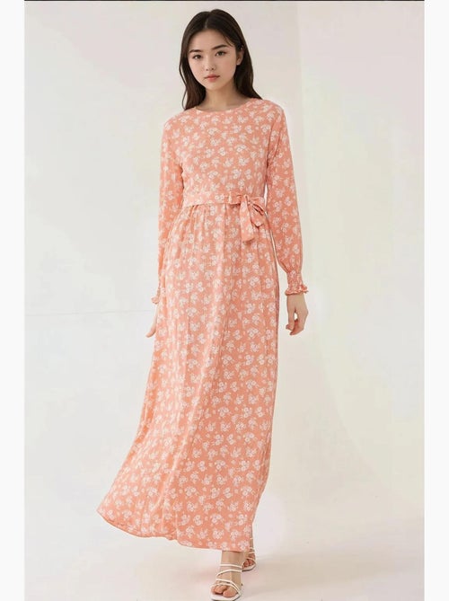 Abito maxi con stampa floreale, maniche lunghe e cintura hiccup - Kiabi Abito maxi con stampa floreale, maniche lunghe e cintura hiccup - Kiabi