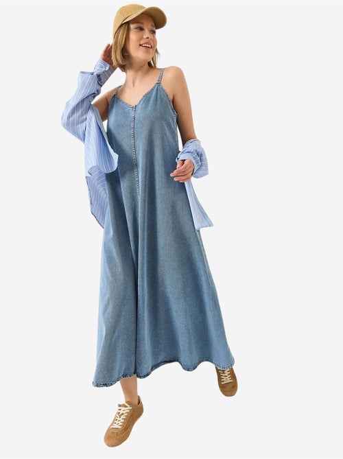 Abito maxi in denim con scollo a v e chiusura con bottoni lucci - Kiabi Abito maxi in denim con scollo a v e chiusura con bottoni lucci - Kiabi