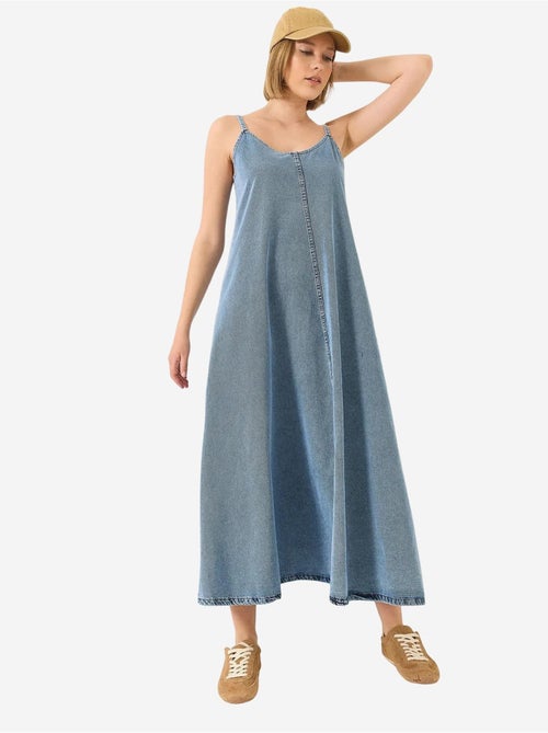 Abito maxi in denim con scollo a v e chiusura con bottoni lucci - Kiabi Abito maxi in denim con scollo a v e chiusura con bottoni lucci - Kiabi