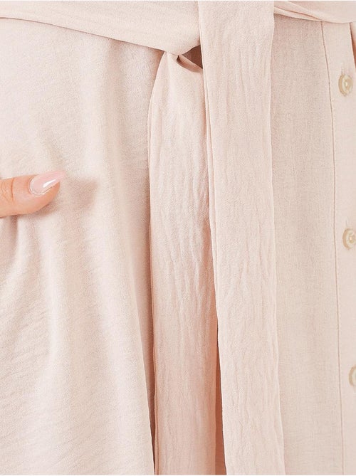 Abito midi a linea a con colletto a camicia, abbottonatura e dettaglio a bordino bdart - Kiabi Abito midi a linea a con colletto a camicia, abbottonatura e dettaglio a bordino bdart - Kiabi