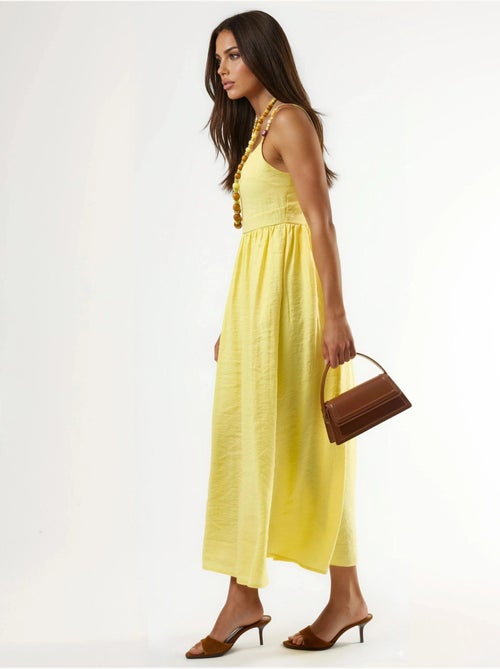 Abito midi a linea a con dettaglio accessorio busem - Kiabi Abito midi a linea a con dettaglio accessorio busem - Kiabi