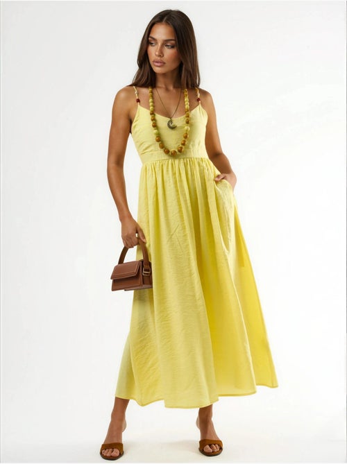 Abito midi a linea a con dettaglio accessorio busem - Kiabi Abito midi a linea a con dettaglio accessorio busem - Kiabi