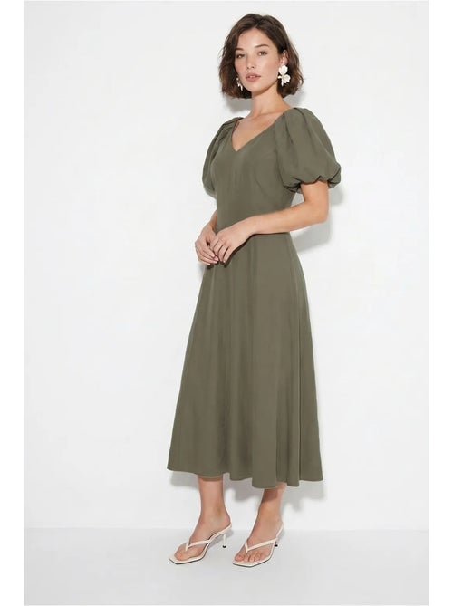 Abito midi a linea a con scollo a v e zip lucci - Kiabi Abito midi a linea a con scollo a v e zip lucci - Kiabi