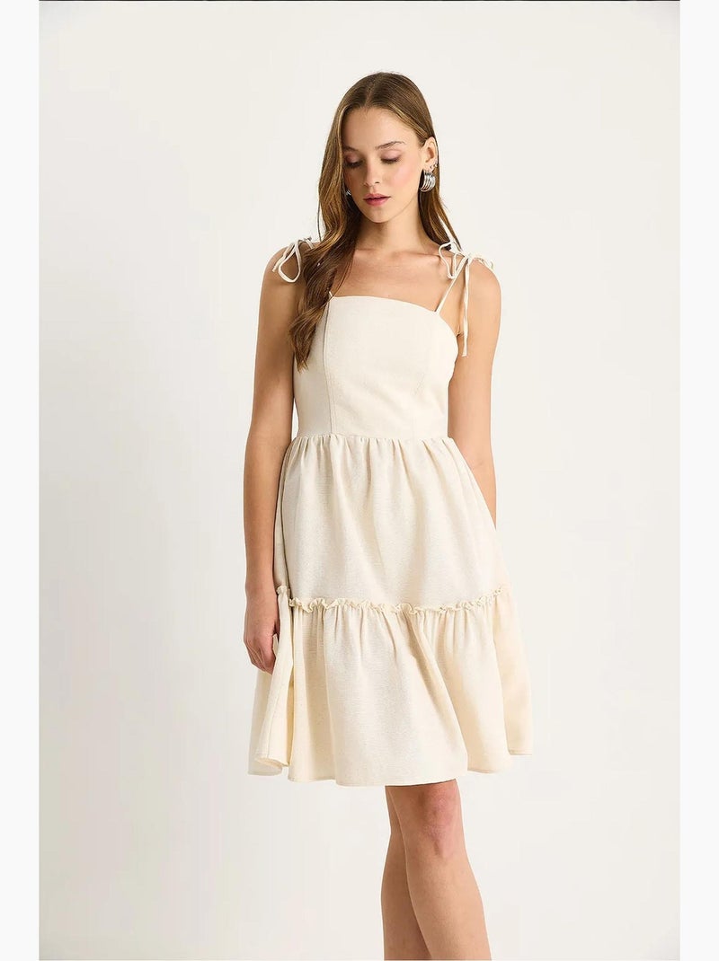 Abito midi a linea a con scollo quadrato e dettaglio con bordino lucci Beige argilla - Kiabi
