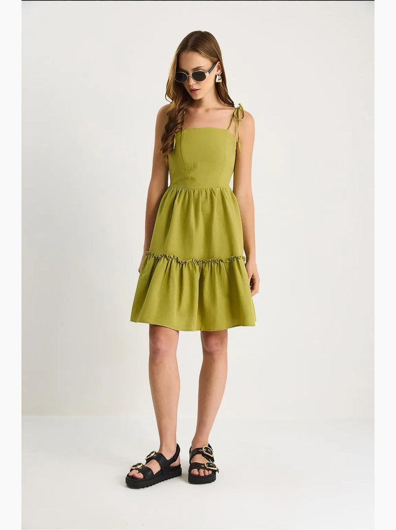 Abito midi a linea a con scollo quadrato e dettaglio con bordino lucci Verde tiglio - Kiabi