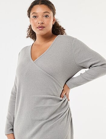 Abito midi a portafoglio in maglia