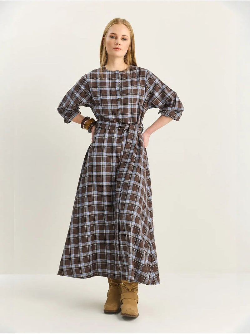 Abito midi a quadri con cintura lucci Marrone - Kiabi