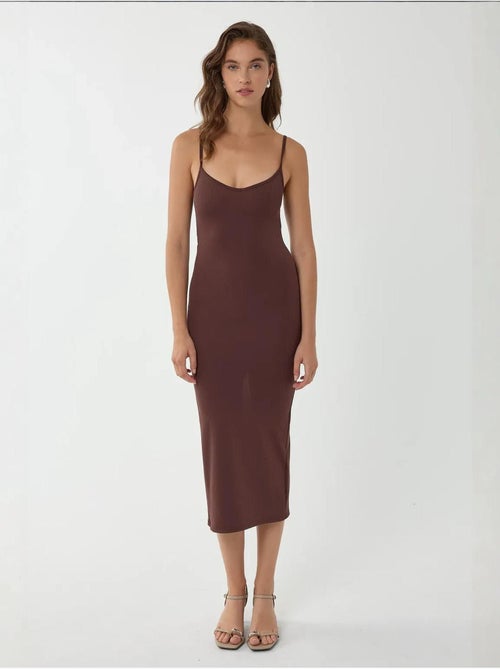 Abito midi aderente con scollo a V e spalline sottili - Kiabi Abito midi aderente con scollo a V e spalline sottili - Kiabi