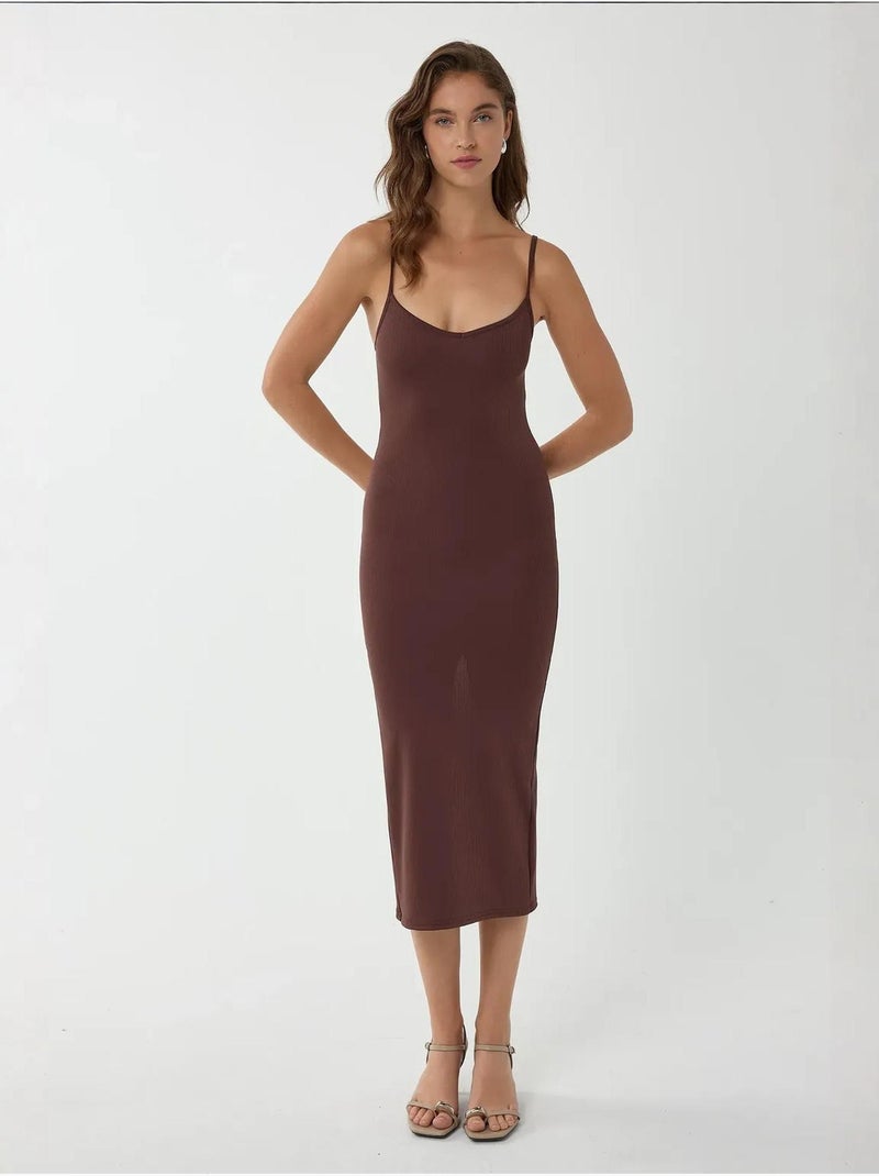 Abito midi aderente con scollo a V e spalline sottili Marrone - Kiabi